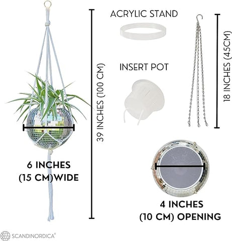 SCANDINORDICA Macetero de bolas de discoteca – Paquete económico: Macetero de discoteca con espejo con cadena, colgador de macramé y soporte acrílico para escritorio, incluye inserto de autorriego, decoración de bolas de discoteca | Plata de 6 pulgadas.