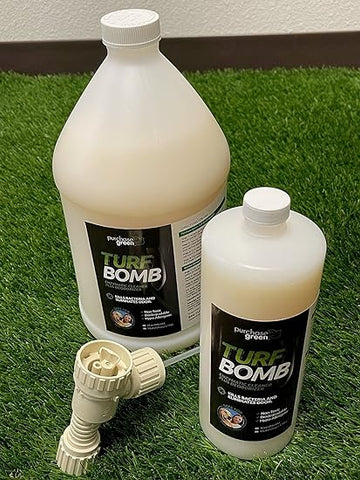 Kaufen Sie das Green Turf Bomb Bundle mit 32-Unzen- und 1-Gallonen-Flaschen – Enzymreiniger für den Innen- und Außenbereich und Geruchsbeseitiger für Haustierurin für Kunstrasen 