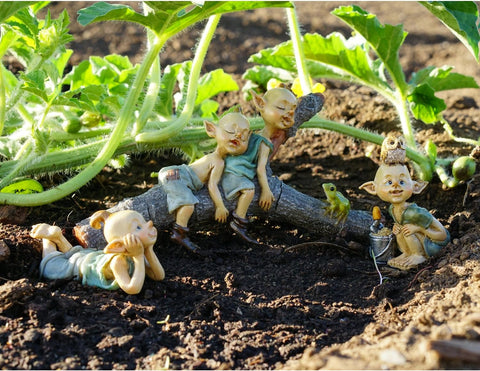 Top Collection Estatua en miniatura de hadas y terrario, duendecillos gemelos de jardín durmiendo en un tronco de árbol, pequeño 